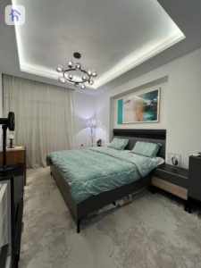 Modern 2-Bed Apartment Image 5