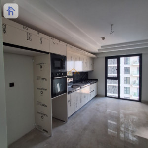 Modern 3-Bedroom Apartment with Stunning Views image 1