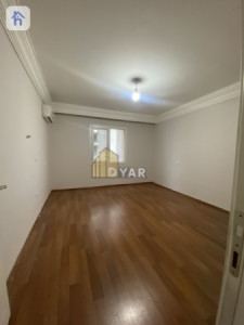 Spacious Apartment with 3 Bedrooms Image 3