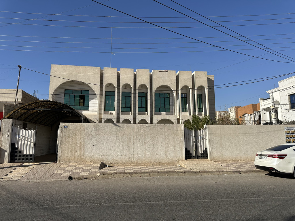 Spacious Commercial House in Nusaran