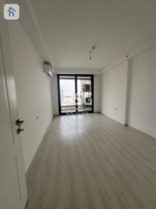 Spacious Apartment with Stunning Views Image 6