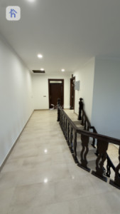 Spacious Family Home in American Village Resim 29