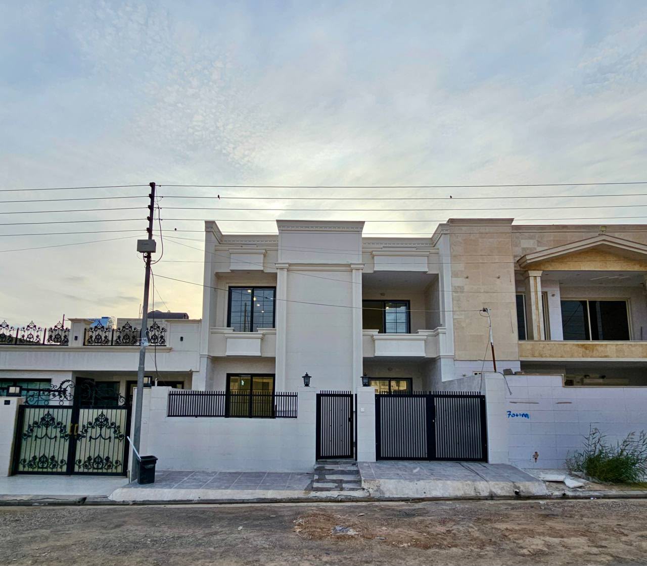 Spacious House with 4 Bedrooms Resim 2