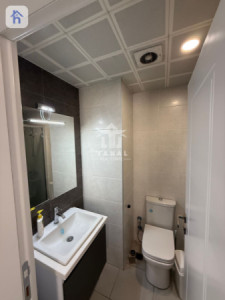 شقة أنيقة بـ 2 غرف نوم للإيجار صورة 3