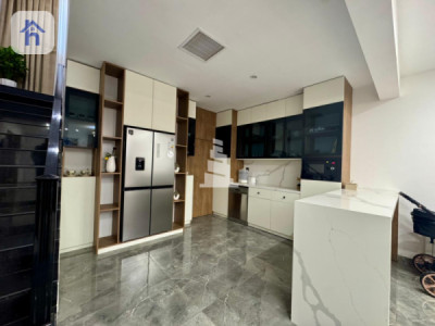 منزل مؤثث واسع للبيع صورة 4