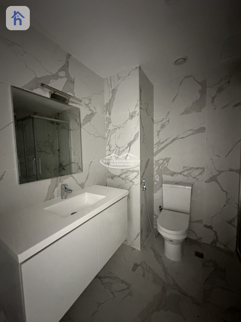 Modern Apartment in Empire Pearl Towers Image 4