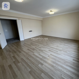 Spacious 3-Bedroom Apartment image 2