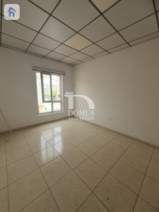 Commercial House in Italian Village 1 Resim 4