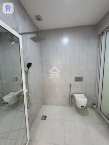 Modern 4 Bedroom House image 12