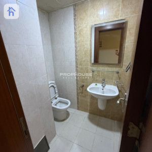 Spacious 3-Bedroom Apartment image 6
