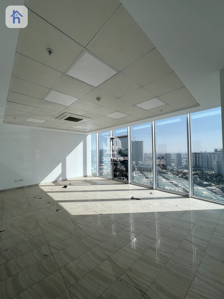Spacious Office with Kitchen Image 2