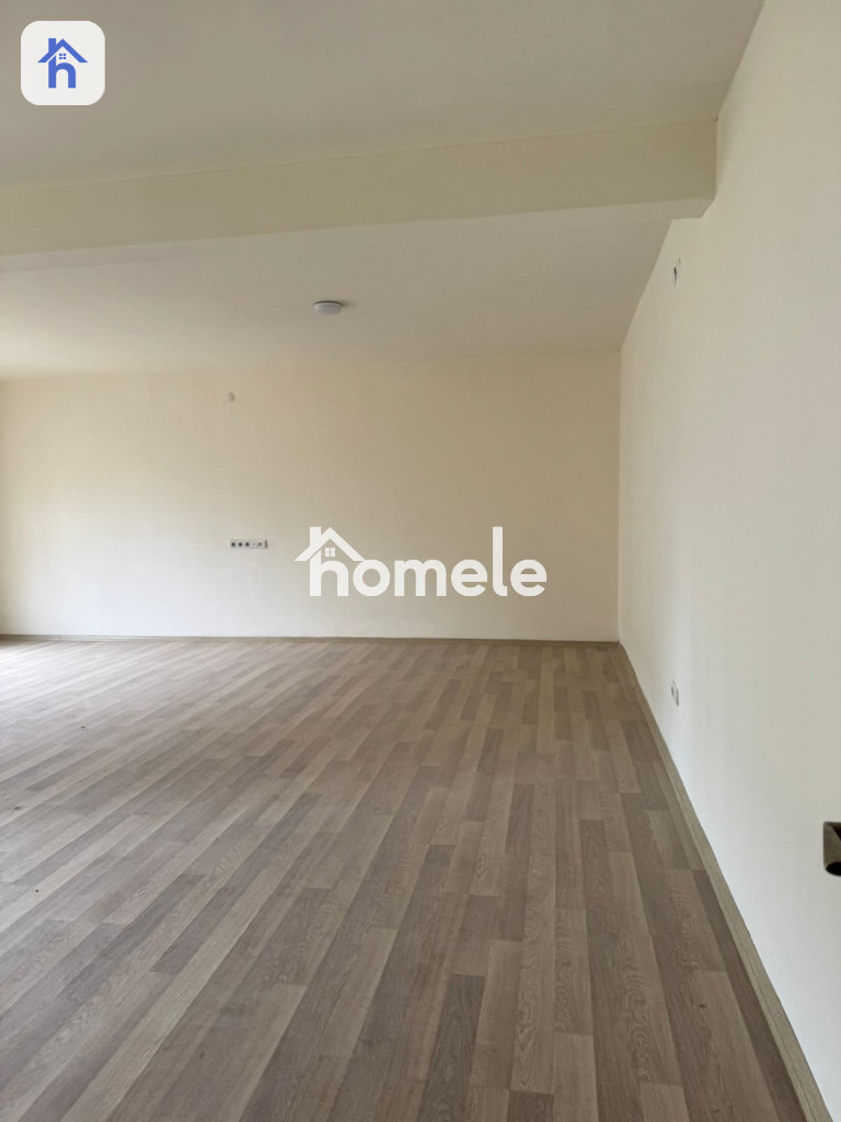 شوقەیەکی نایابی 3 ژووری نوستن لە ئیمپایەر رۆیال وێنە 2