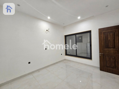 Modern Residence with Multiple Rooms Image 6