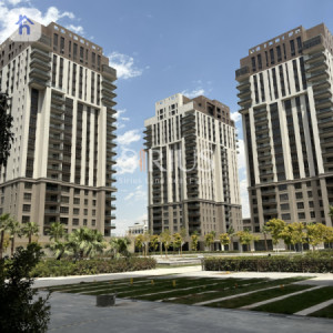 Spacious Apartment with Modern Design image 1