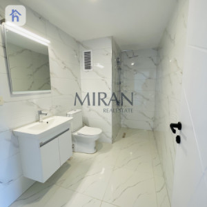 Modern 1 Bedroom Apartment - Floor 7 Image 5