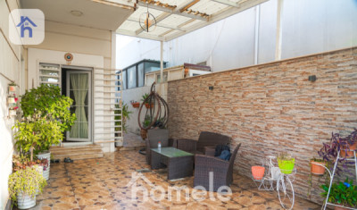 Family House with 4 Bedrooms in Hiwa City image 2