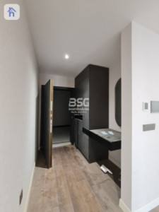 Spacious Apartment with 4 Bedrooms image 3