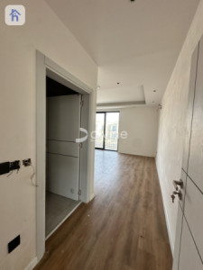 Modern 4 Bedroom House image 9