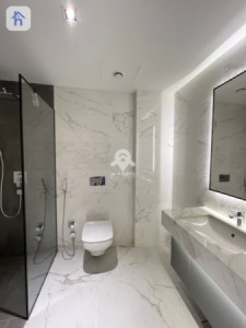 Modern 1-Bedroom Apartment Resim 5
