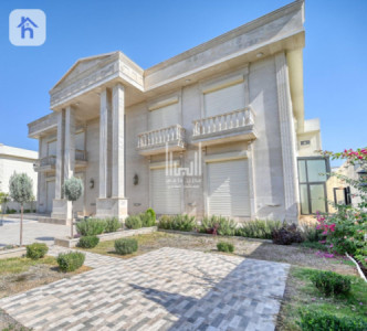 Luxurious House with Multiple Bedrooms Image 16