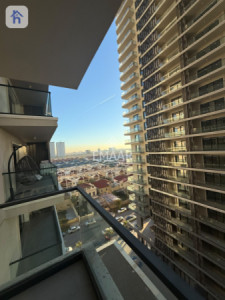 Modern Apartment image 11