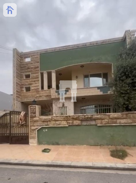 منزل مقابل الحديقة