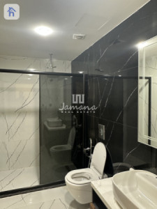 Luxurious 4-Bedroom Apartment Image 15
