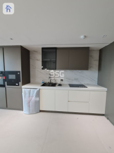 Modern 1-bedroom apartment in Cavalli Tower image 3