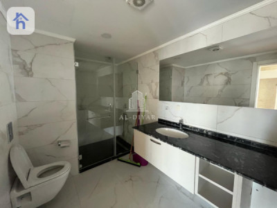 Cozy One-Bedroom Apartment image 4