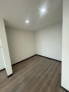 Modern Apartment in Sky Towers Image 4