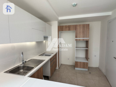 Bright and Spacious Studio in Prime Location image 2