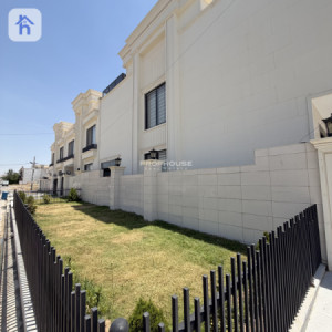 Modern 4-bedroom House with 2 Floors image 2