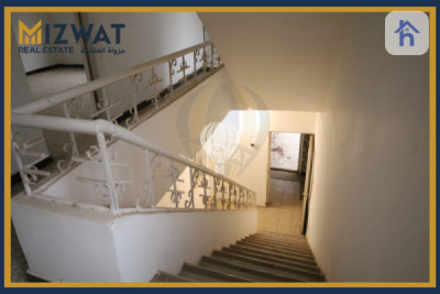 Spacious Commercial Property in Karada Resim 5