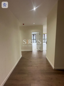 شوقەیەکی فراوانی ٤ ژووری نوستن لەگەڵ دیمەنێکی سەرنجڕاکێش وێنە 3