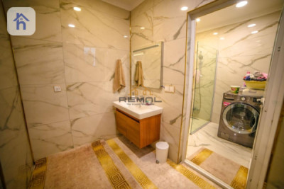 Modern Family Home for Sale image 9