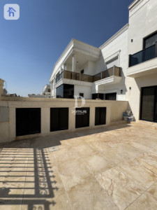 Modern House image 4