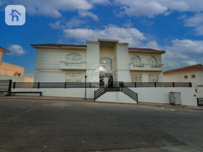 ڤيلا فاخرة بمساحة وفيرة image 1