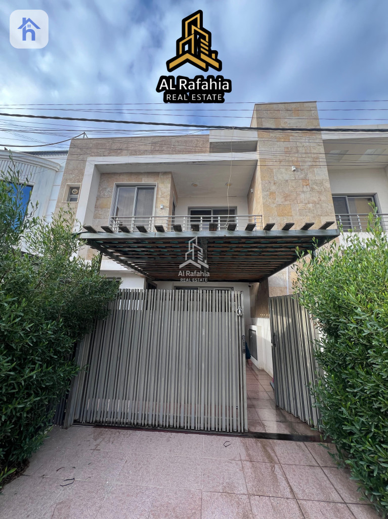 خانوویەکی ئارام و ڕاخراو لە بەختیاری