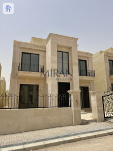 Modern 4 Bedroom House image 1