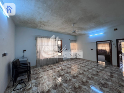Spacious House with 2 Bedrooms Image 7