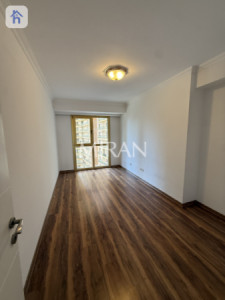 Modern Apartment image 5