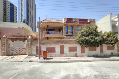 خانوو (371م²) image 1