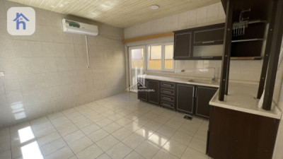Spacious house in Italian Village 1 Image 5