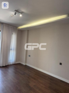 شوقەیەکی ئارام و یەک ژووری نوستن لەگەڵ دیمەنێکی جوان وێنە 5