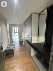 Modern 4 Bedroom Apartment, Spacious Living image 28