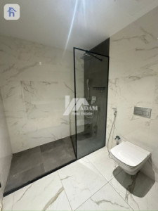 Modern 4 Bedroom Apartment, Spacious Living image 19