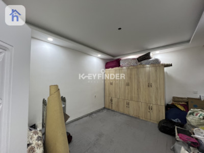 Furnished home with 5 bedrooms Image 14