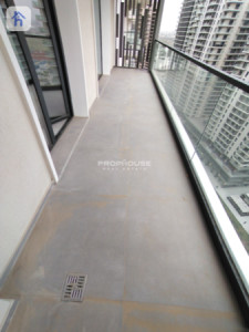 Modern 1-Bedroom Apartment with View Resim 6