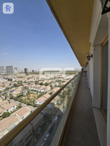 Luxurious Four Bedroom Apartment Image 11