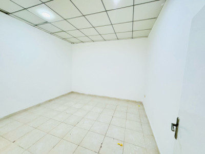 Spacious House with 5 Bedrooms Image 7